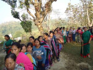রুমা উপজেলার দুর্গম পলিকা পাড়া ভোট কেন্দ্রে পাহাড়ি নারী ভোটারদের ব্যাপক উপস্থিতি