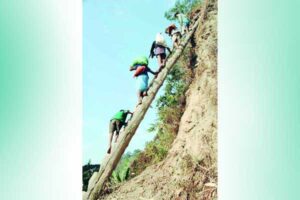 খাগড়াছড়ির পেরাছড়া ইউনিয়নের ভয়ংকর সেই সিঁড়ি